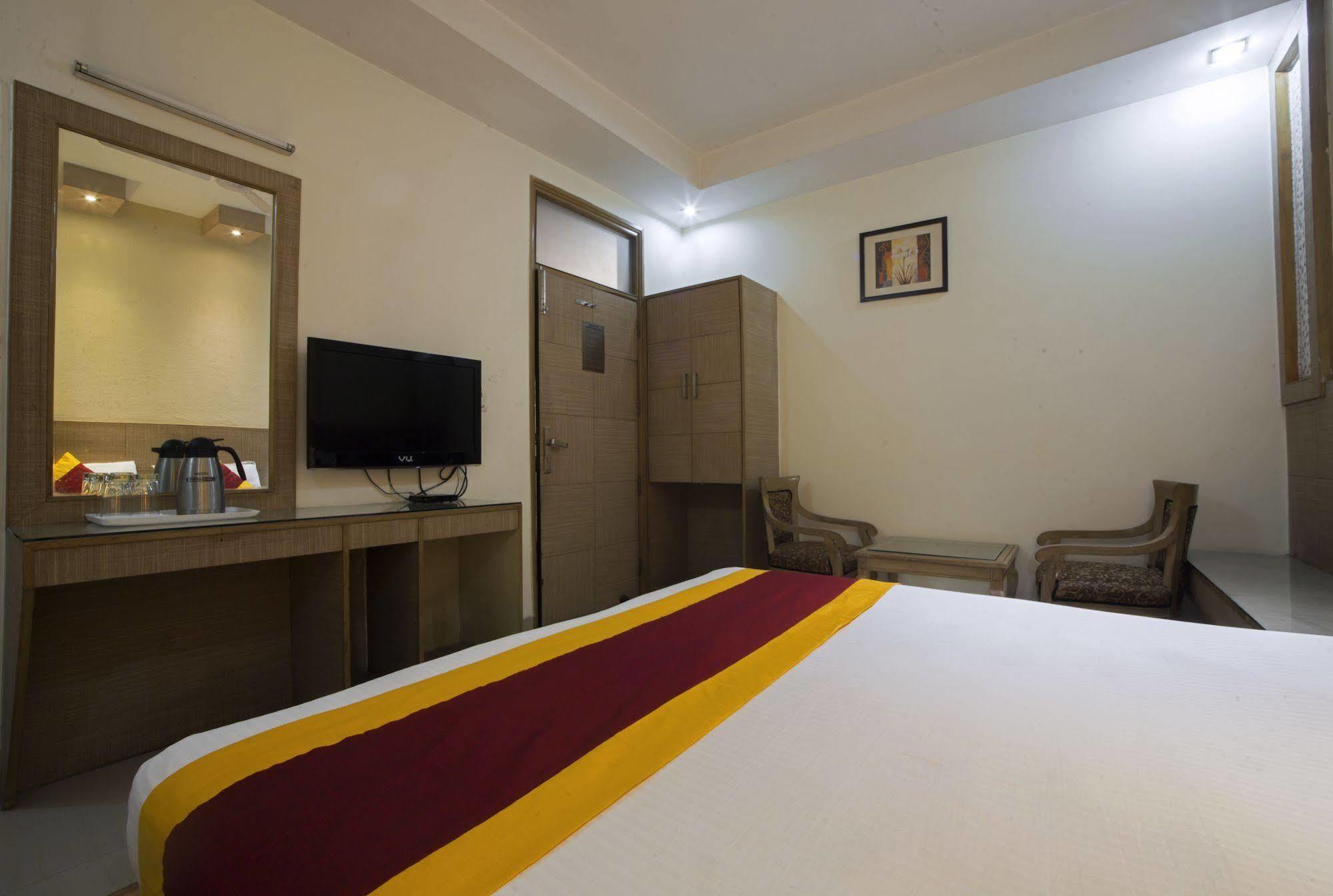 Hotel Baba Inn-By RCG Hotels Neu-Delhi Exterior foto