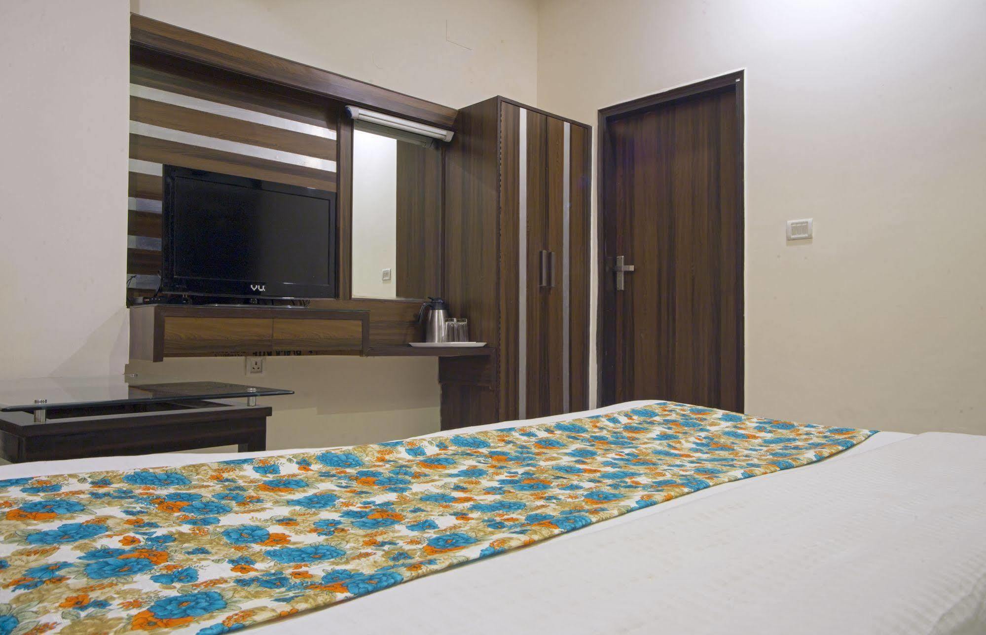 Hotel Baba Inn-By RCG Hotels Neu-Delhi Exterior foto