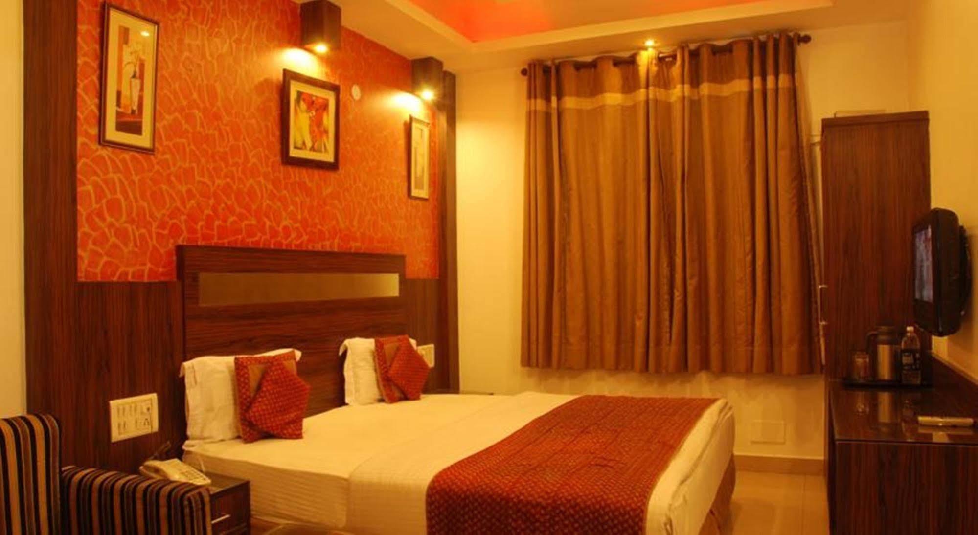 Hotel Baba Inn-By RCG Hotels Neu-Delhi Exterior foto